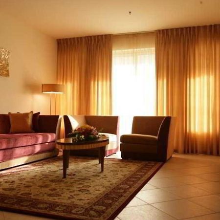 Belvedere Court Deluxe Hotel Apartments ดูไบ ภายนอก รูปภาพ