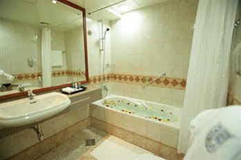 Belvedere Court Deluxe Hotel Apartments ดูไบ ภายนอก รูปภาพ